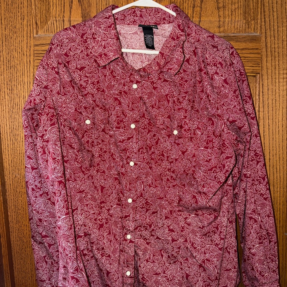 Women’s Pearl Snapped Shirt
